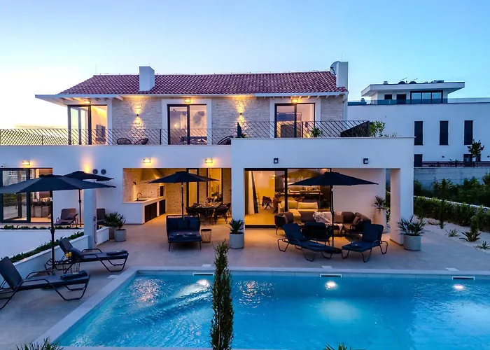 Luxury Villa Kaia - Sea View, Heated Pool, Jacuzzi, Gym And Sauna